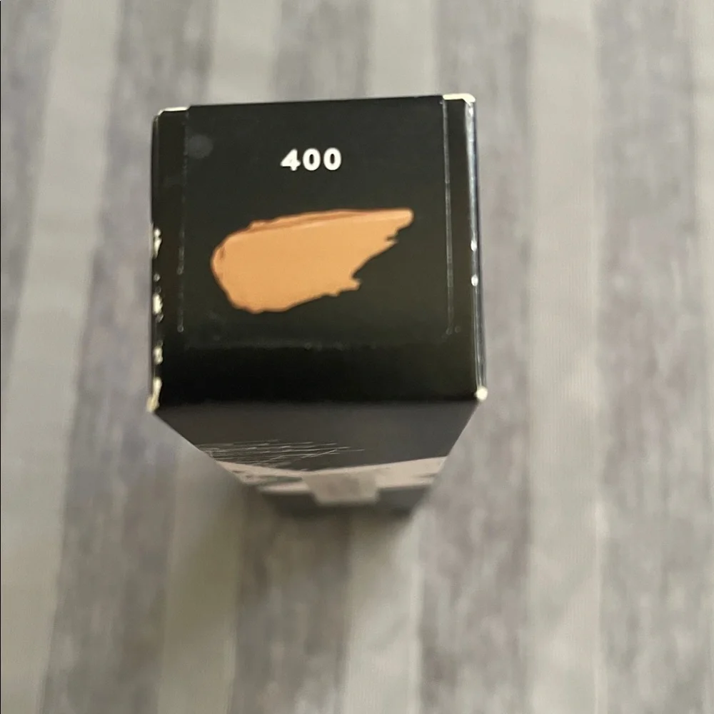 Fenty 400 Pro Filt’r Hydrating Longwear Foundation